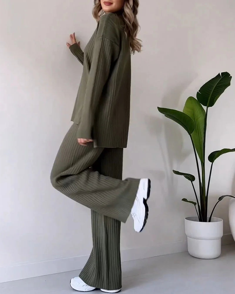 Stylish two-piece set with a slit for effortless casual style 