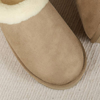 Cozy women's slip-on slippers with fleece lining