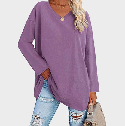 Stylish, elegant long-sleeved sweater for everyday wear 