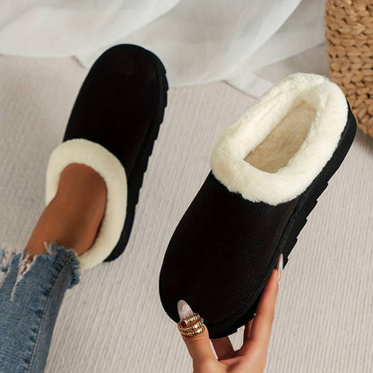 Cozy women's slip-on slippers with fleece lining