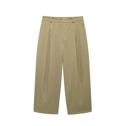 Casual utility cargo jacket with strap and pocket accents 