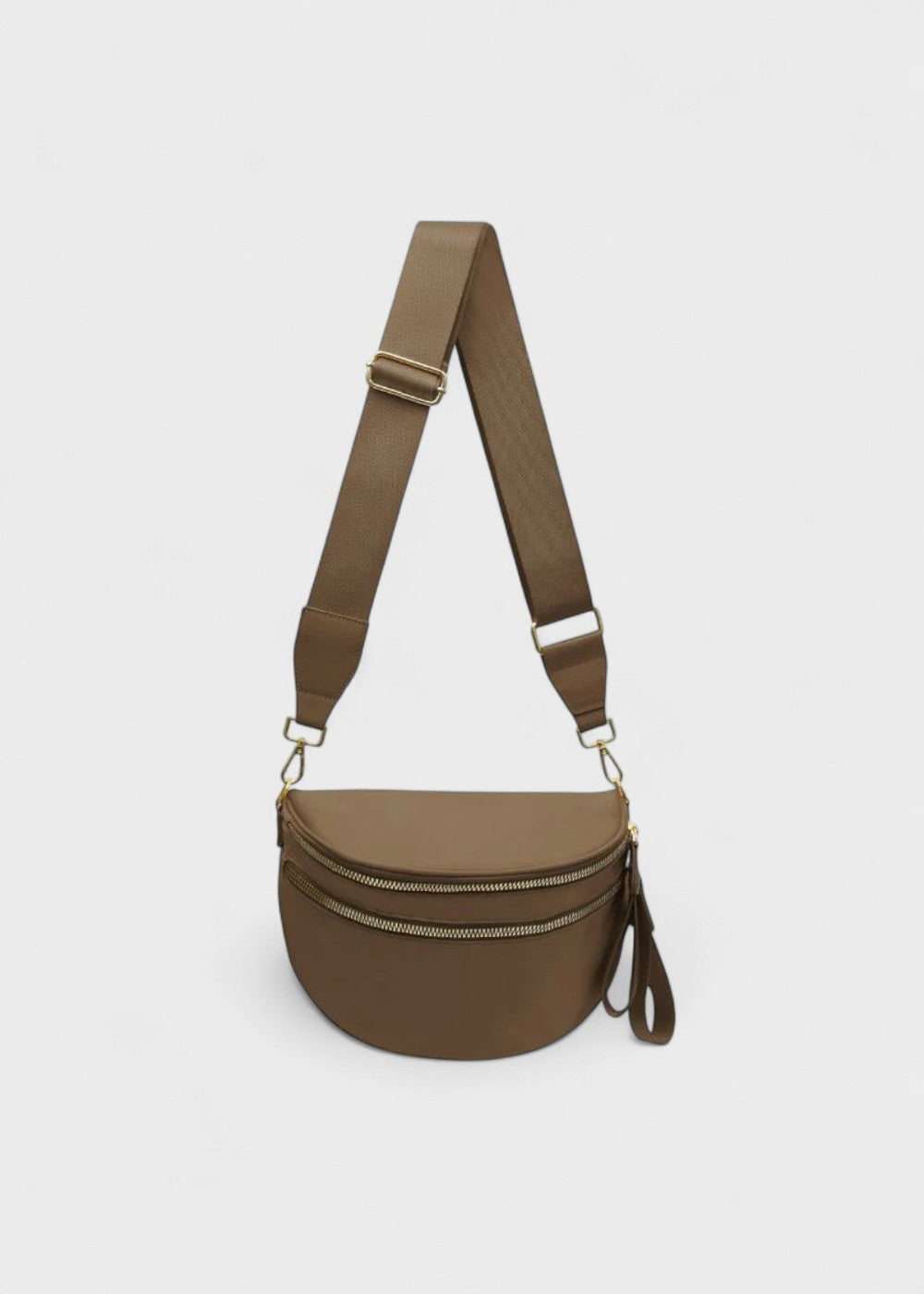 Elegant leather belt bag for hands-free fashion 