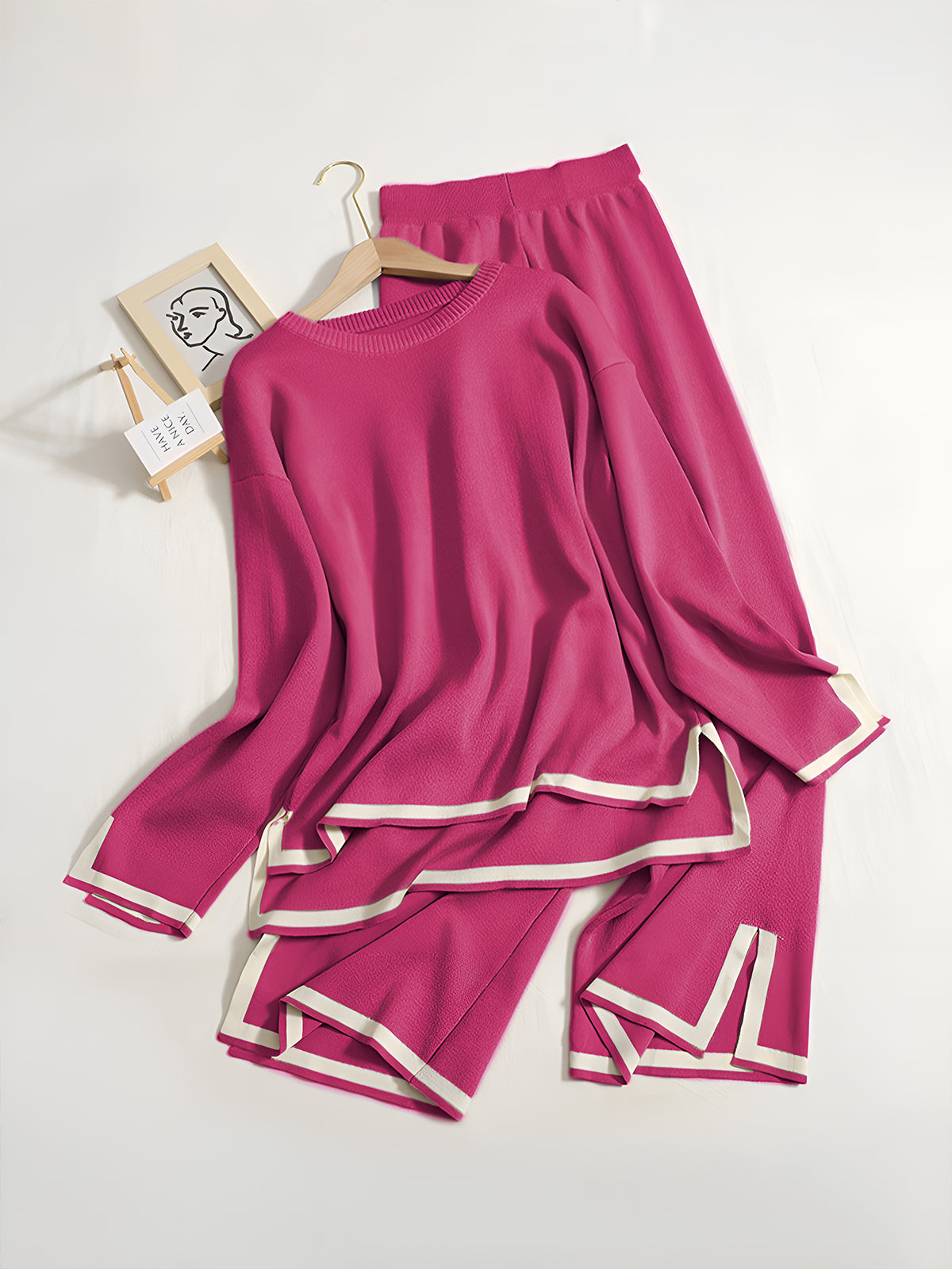 Bella™ - Elegant 2-piece lounge set made of stretch knit