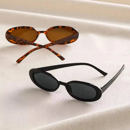 Retro sunglasses with clear lenses, vintage-inspired design 