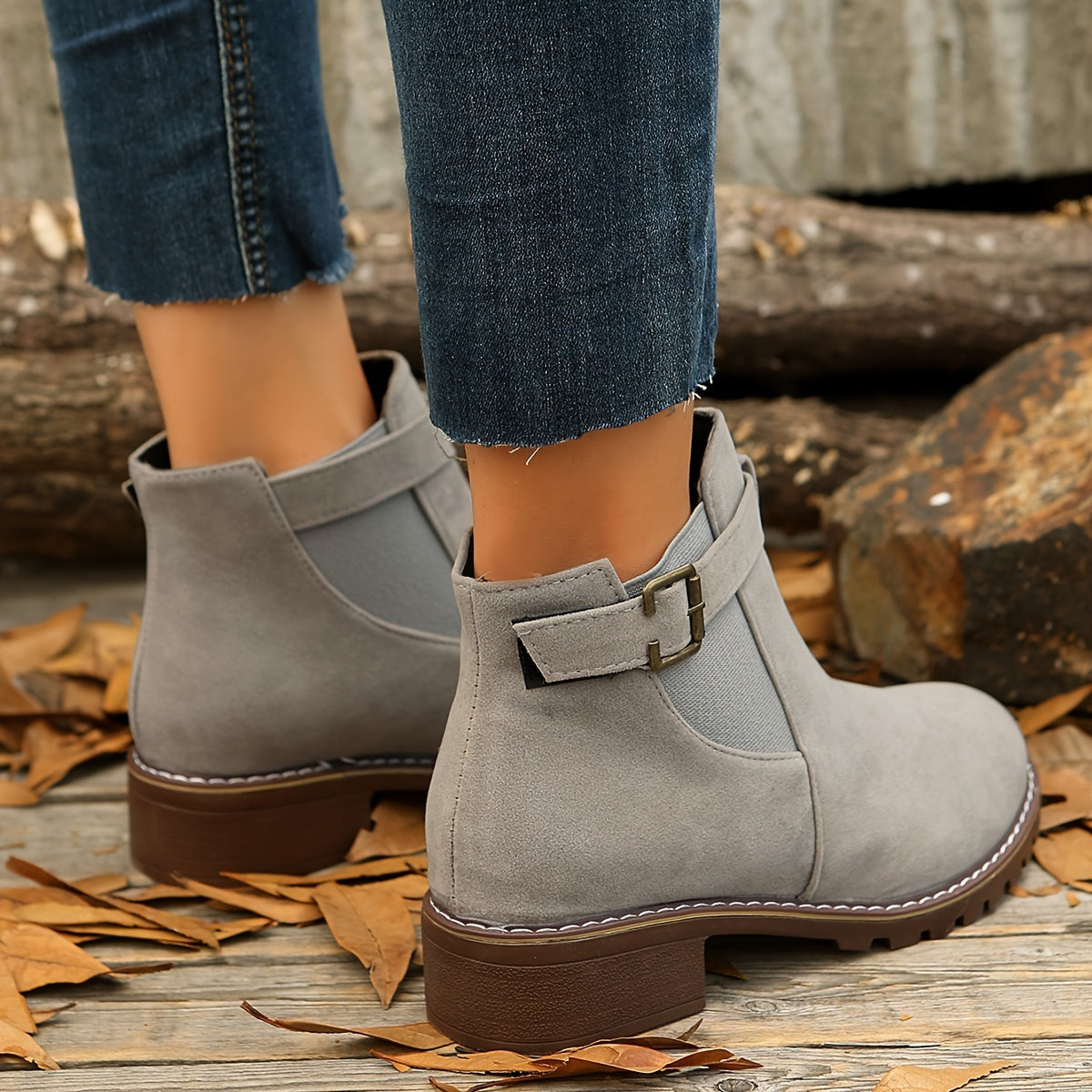 Stylish ankle boots with block heel, buckle straps and elastic side panels 