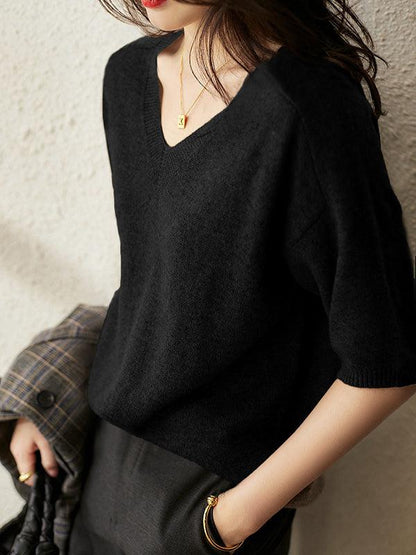 Luxurious soft cashmere V-neck sweater for women 