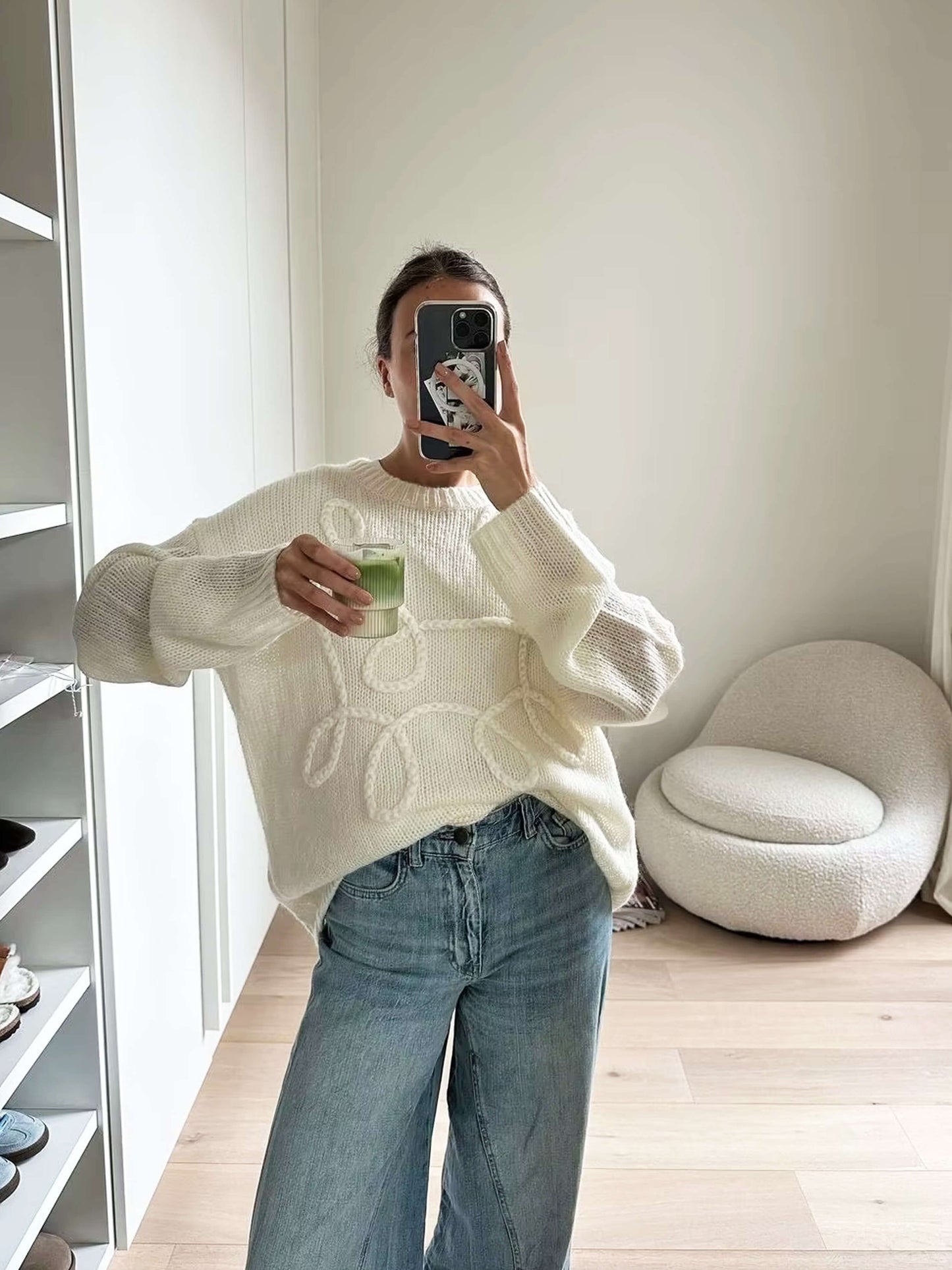 Cozy oversized sweater with elegant embroidery 