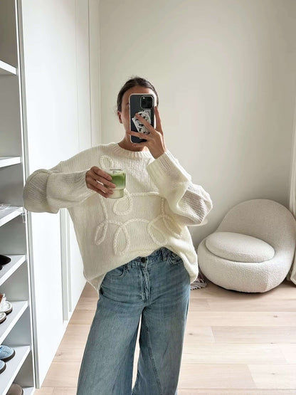 Cozy oversized sweater with elegant embroidery 