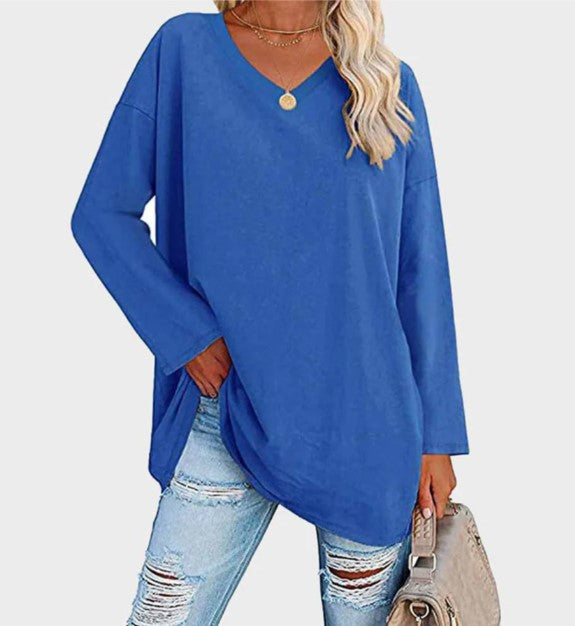 Stylish, elegant long-sleeved sweater for everyday wear 
