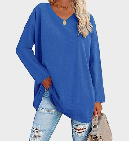 Stylish, elegant long-sleeved sweater for everyday wear 
