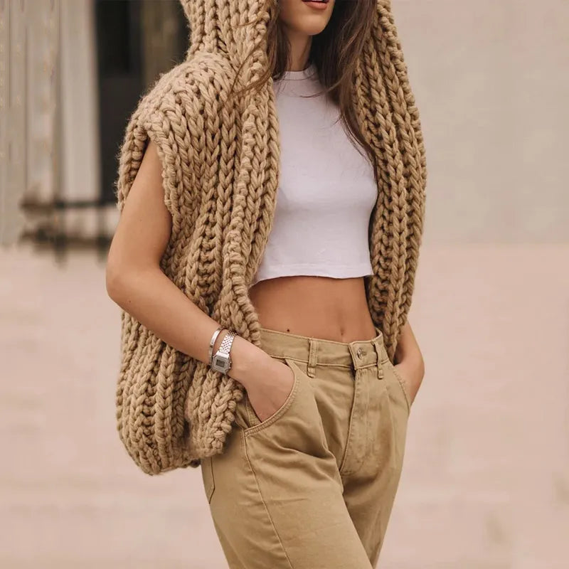 Cozy oversized knitted hoodie 