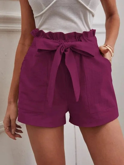 Women's high-waisted shorts with tie belt 