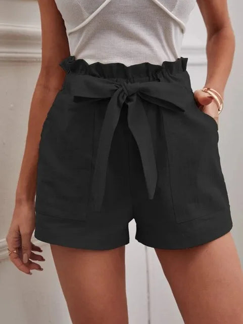 Women's high-waisted shorts with tie belt 