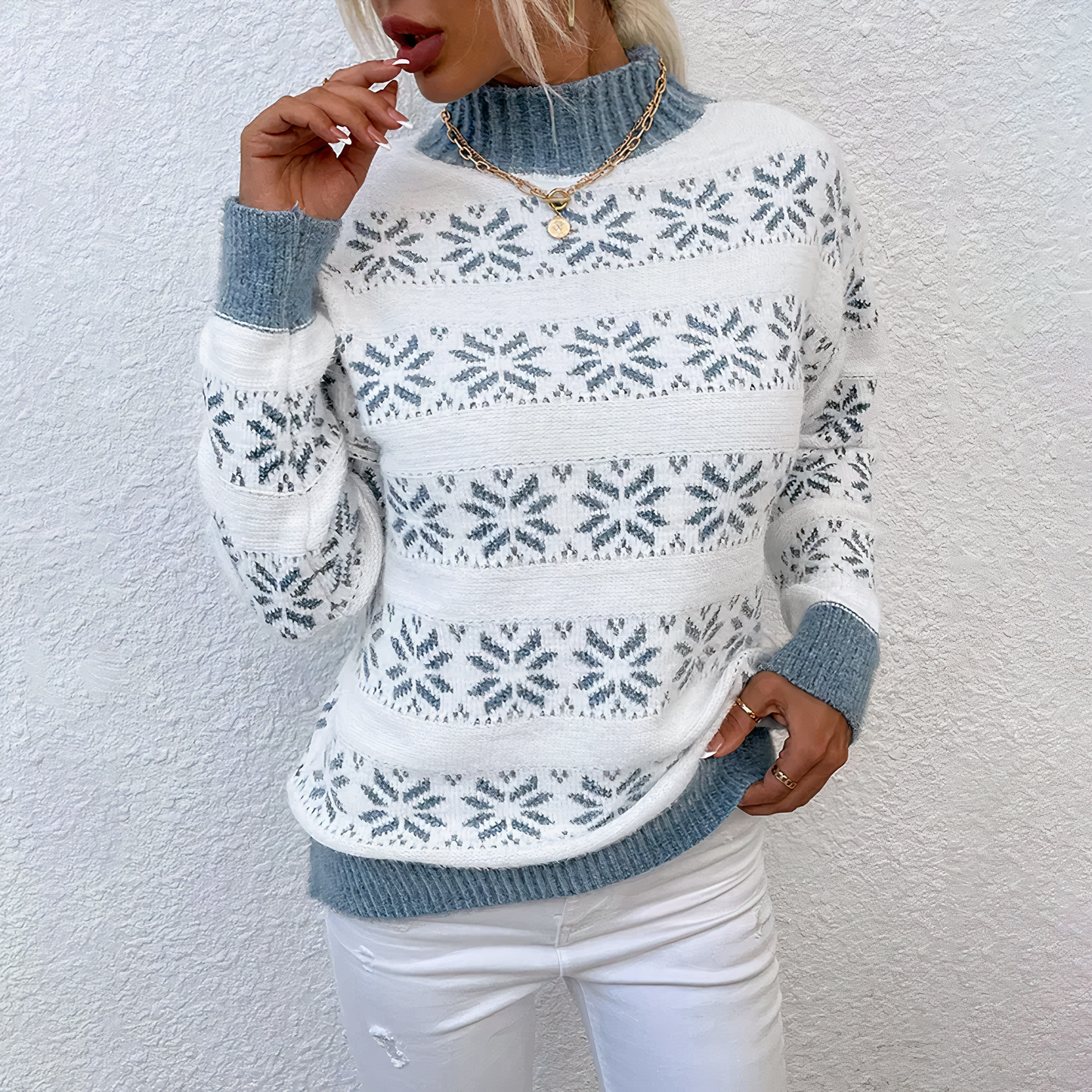 LIEVE™ - Sweater with knitted snowflake