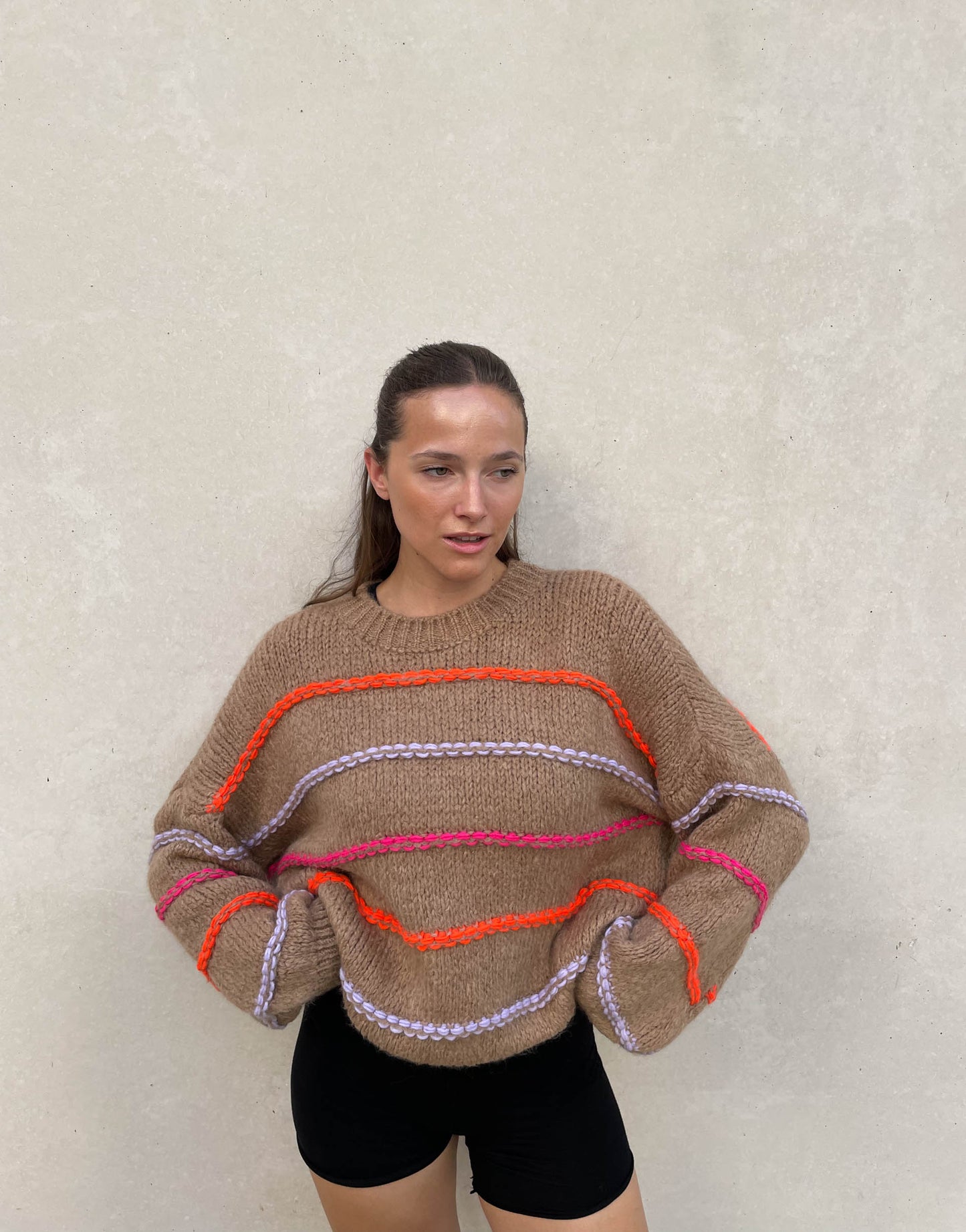 Leilany™ - Oversized sweater with neon stitching