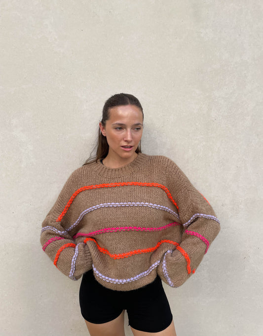Leilany™ - Oversized sweater with neon stitching