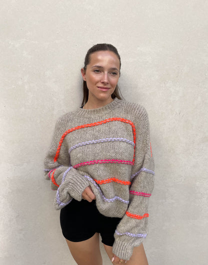 Leilany™ - Oversized sweater with neon stitching