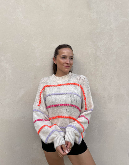 Leilany™ - Oversized sweater with neon stitching