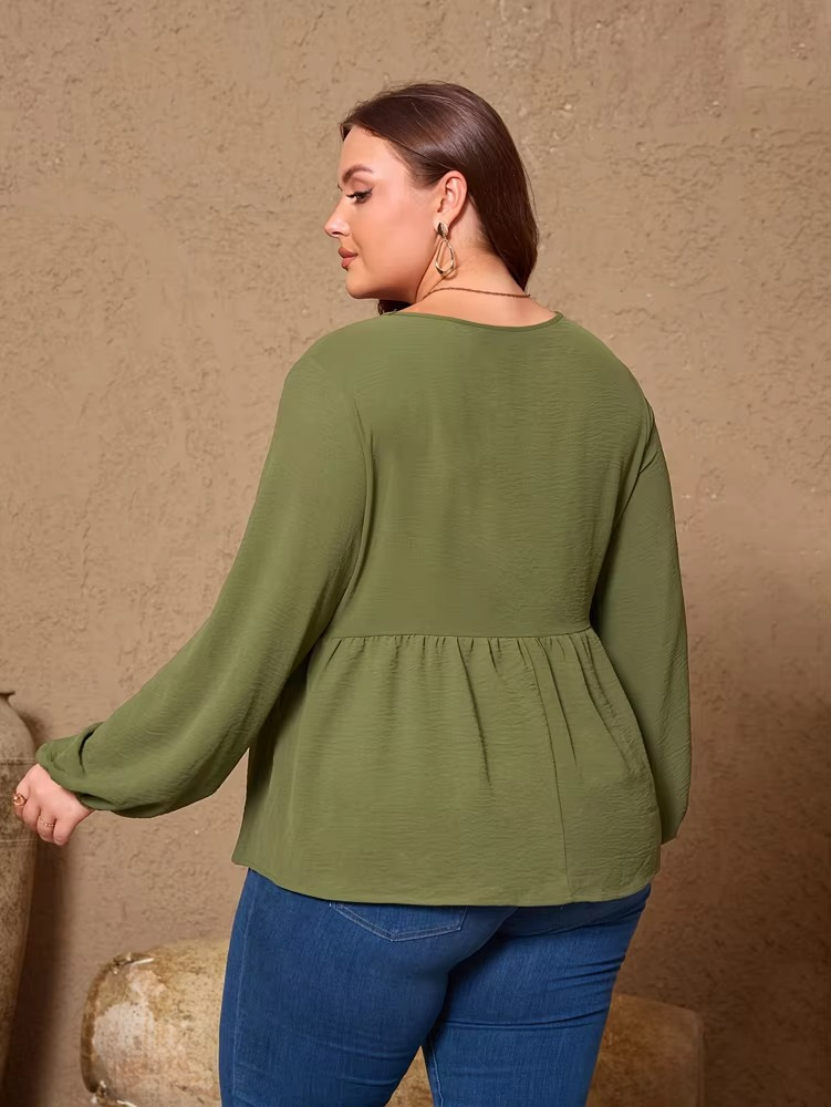 Oswald | Elegant V-neck blouse