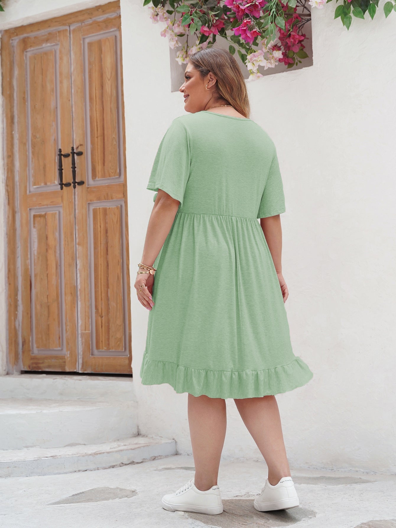 Oswald | Playful summer dress with lace details