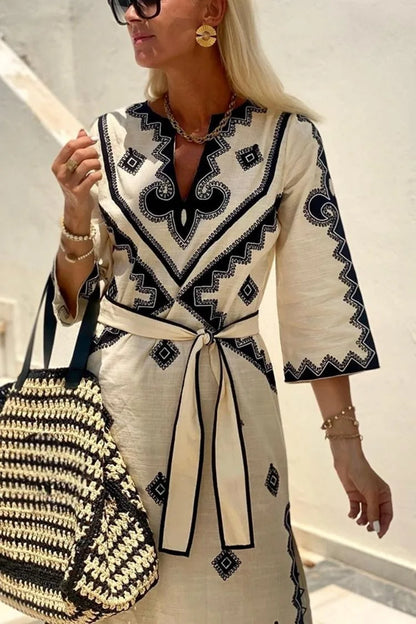 Clara™ - Loose-fitting dress with belt