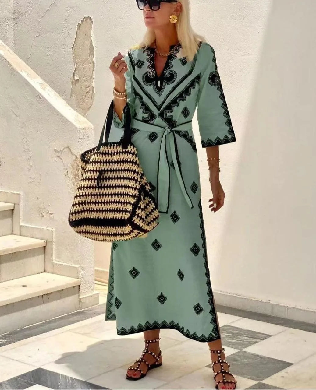 Clara™ - Loose-fitting dress with belt