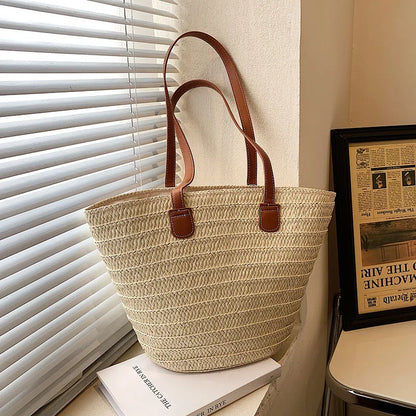 Julia | Woven straw bag for summer