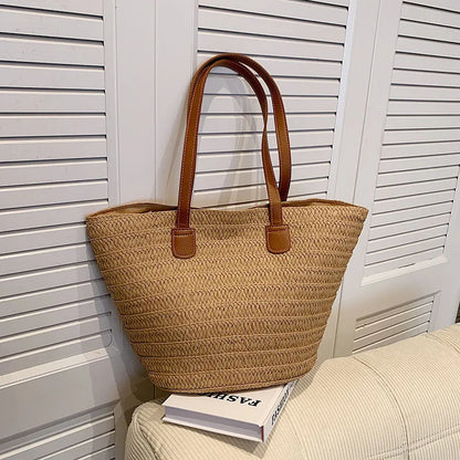 Julia | Woven straw bag for summer