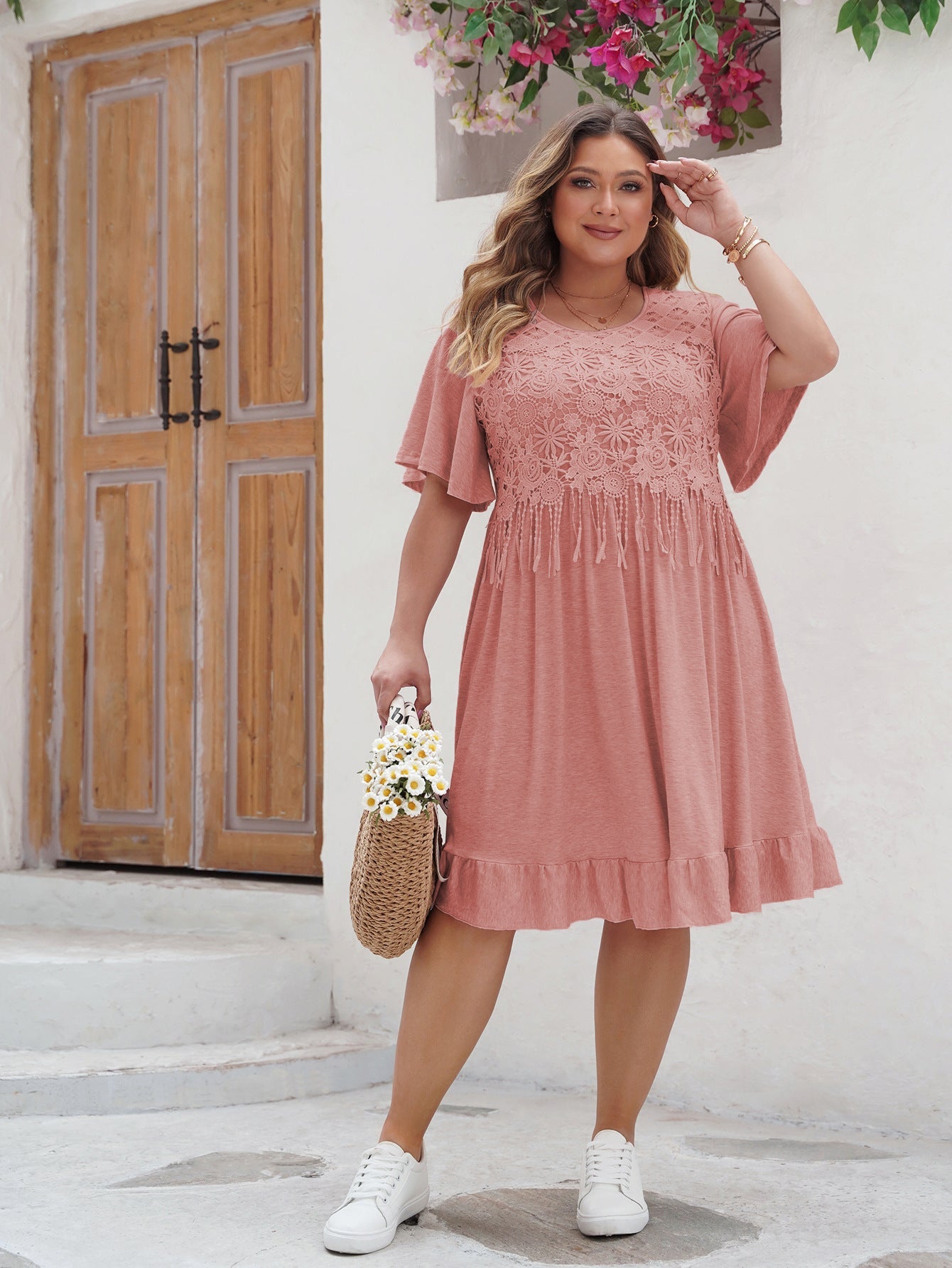 Oswald | Playful summer dress with lace details