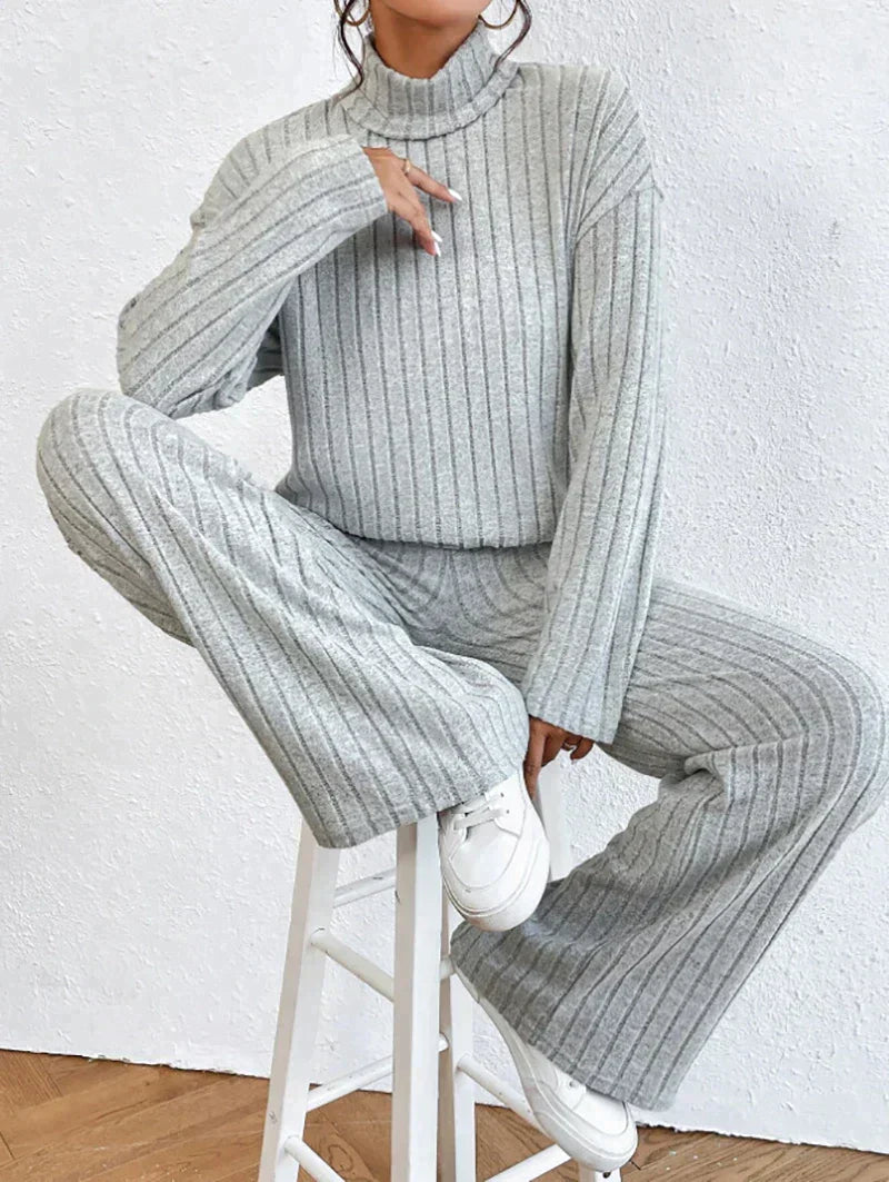 Darlene™ - Women's Knit Pants and Turtleneck Sweater