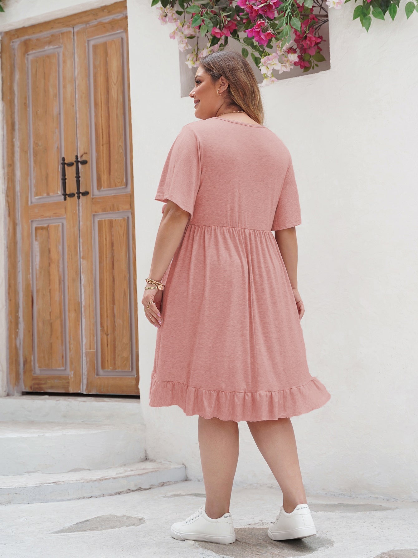 Oswald | Playful summer dress with lace details