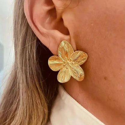 Elle™ - Hypoallergenic vintage flower stud earrings, 18k gold-plated