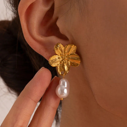 Elle™ - Hypoallergenic vintage flower stud earrings, 18k gold-plated