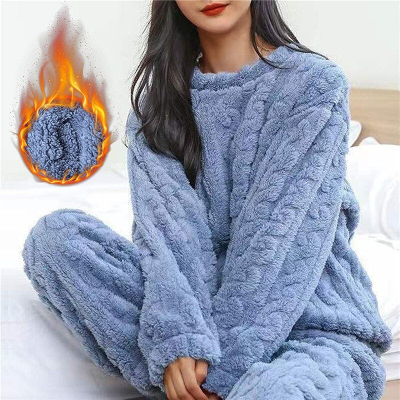 Emma™ - Women's Fleece Pajama Set 