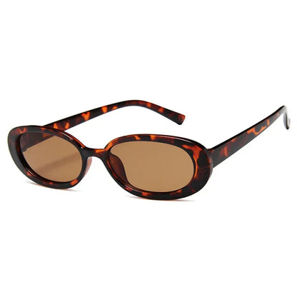 Retro sunglasses with clear lenses, vintage-inspired design 
