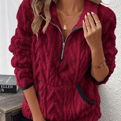 Cozy sweatshirt with a half zipper 