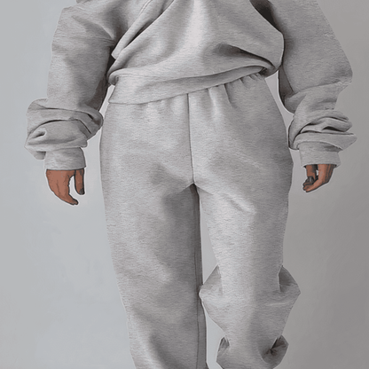 Comfortable tracksuit with fleece lining for casual comfort