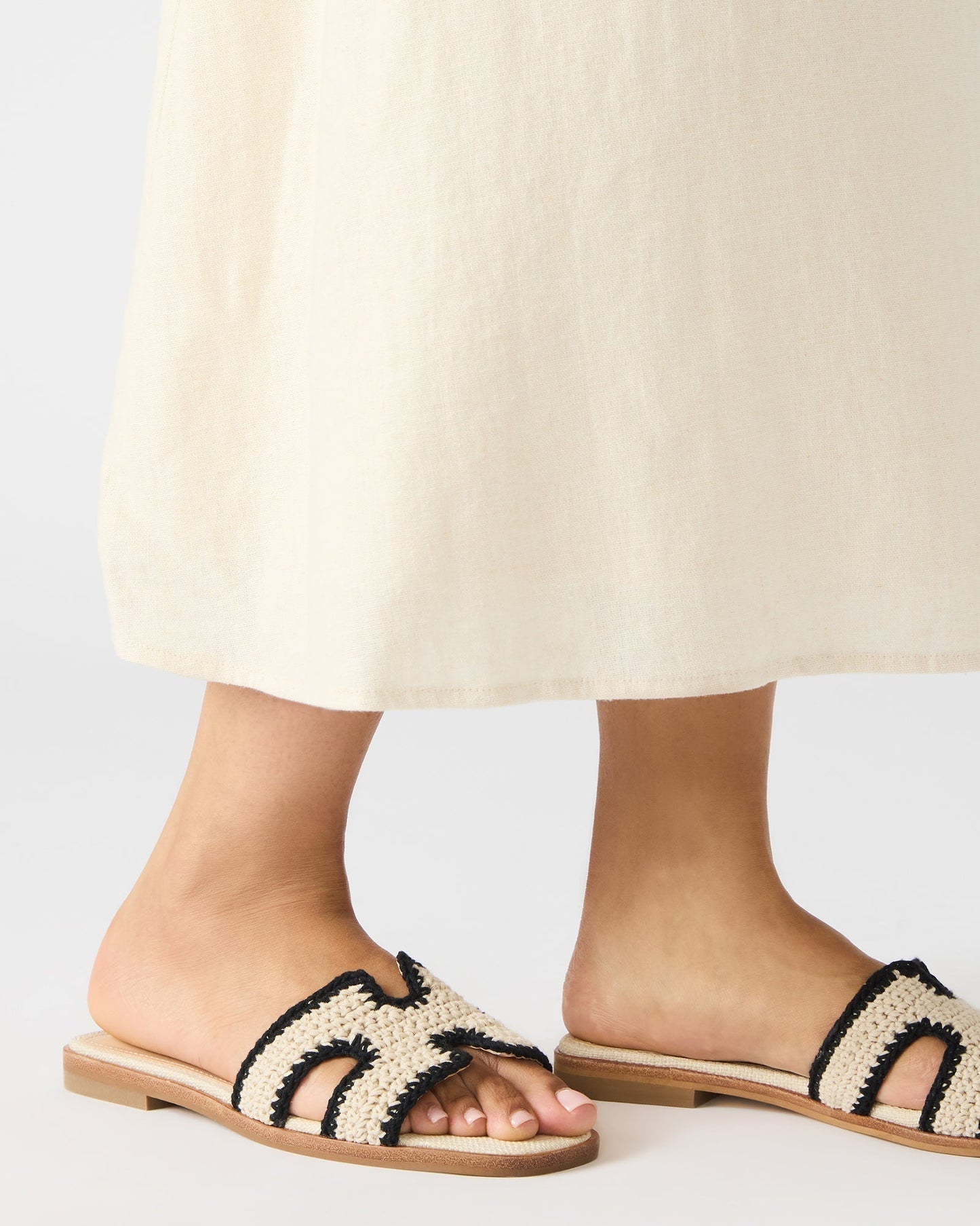 Lightweight, breathable hiking shoes for everyday comfort 