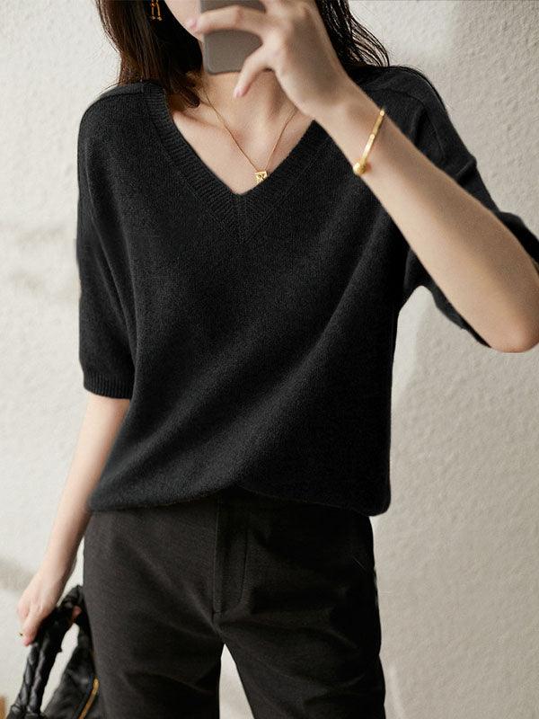 Luxurious soft cashmere V-neck sweater for women 