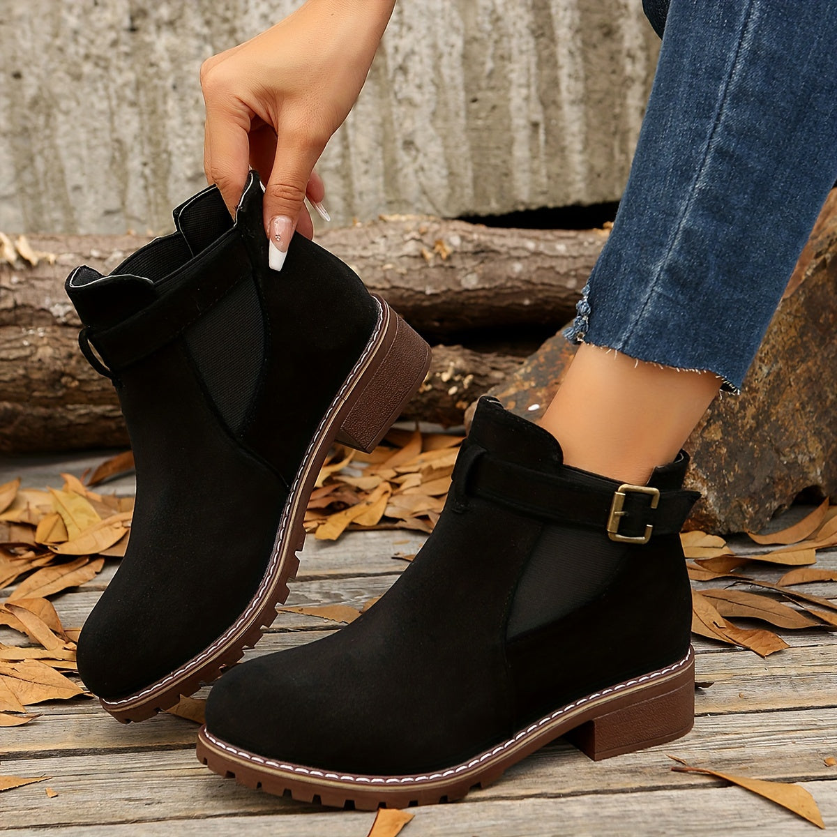Stylish ankle boots with block heel, buckle straps and elastic side panels 
