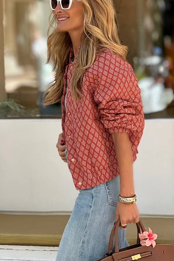 Lightweight printed jacket for a trendy everyday look 