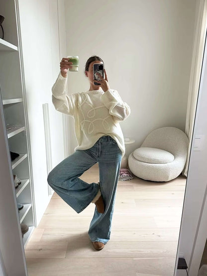 Cozy oversized sweater with elegant embroidery 