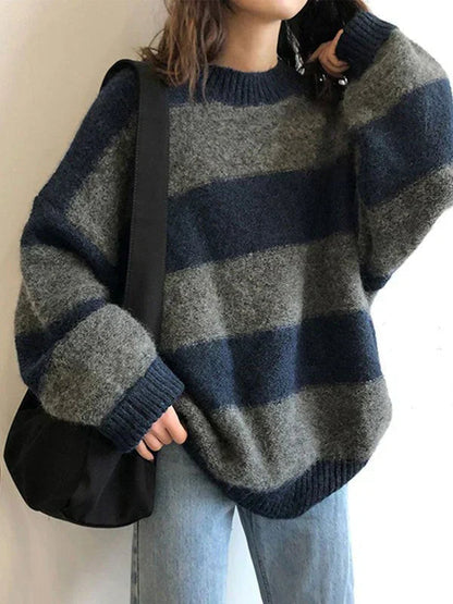 Comfortable, elegant, oversized knit sweater for women 