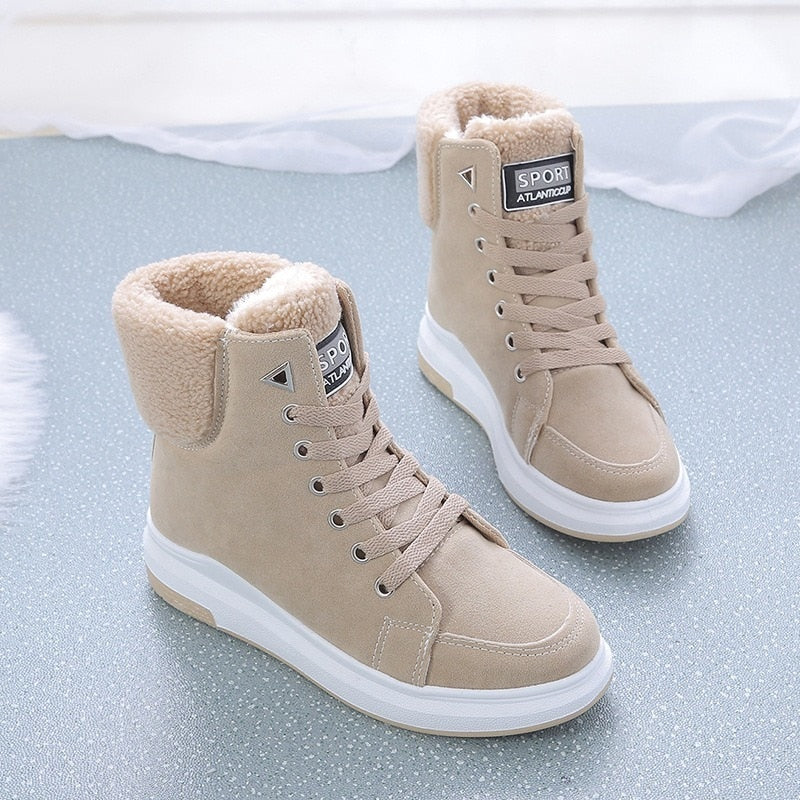 Cozy winter snow boots for women with fur lining 