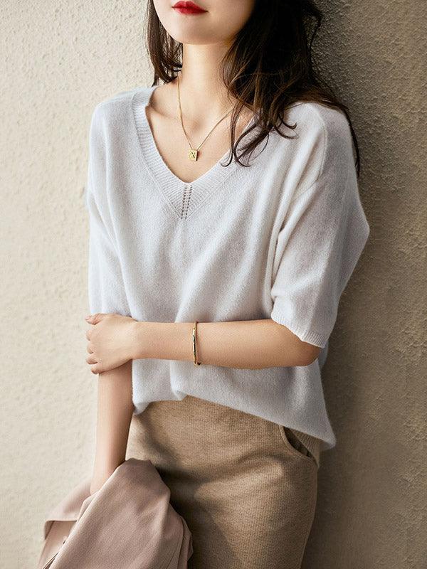 Luxurious soft cashmere V-neck sweater for women 