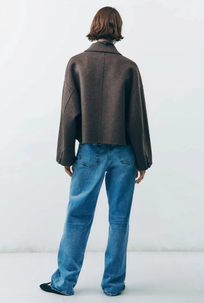 Elegant brown oversized jacket with lapel collar and buttons 