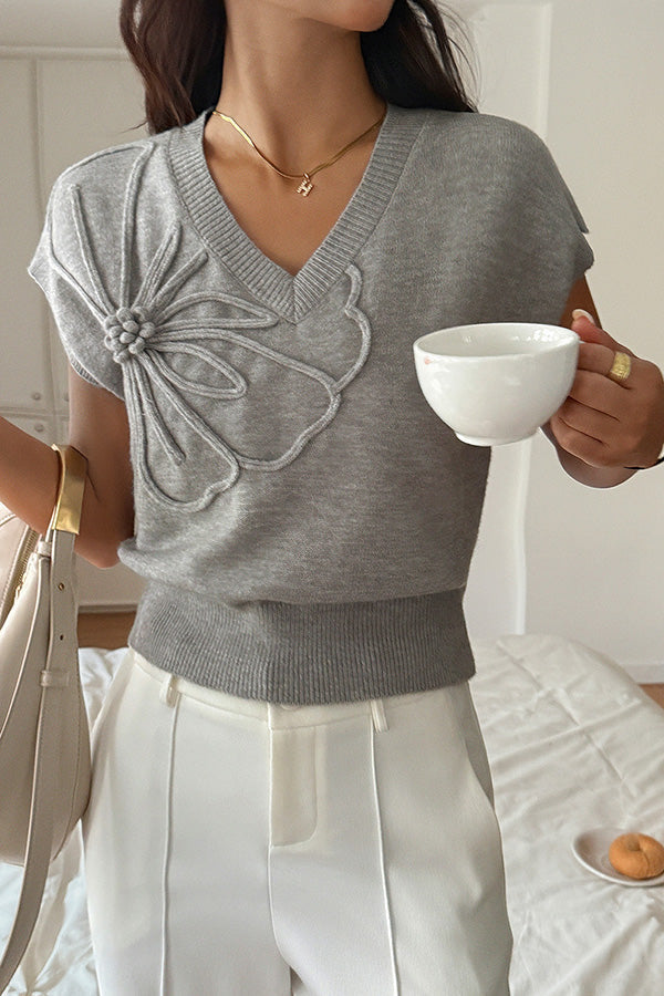 Cozy, loose-fitting knitted vest with a V-neck 