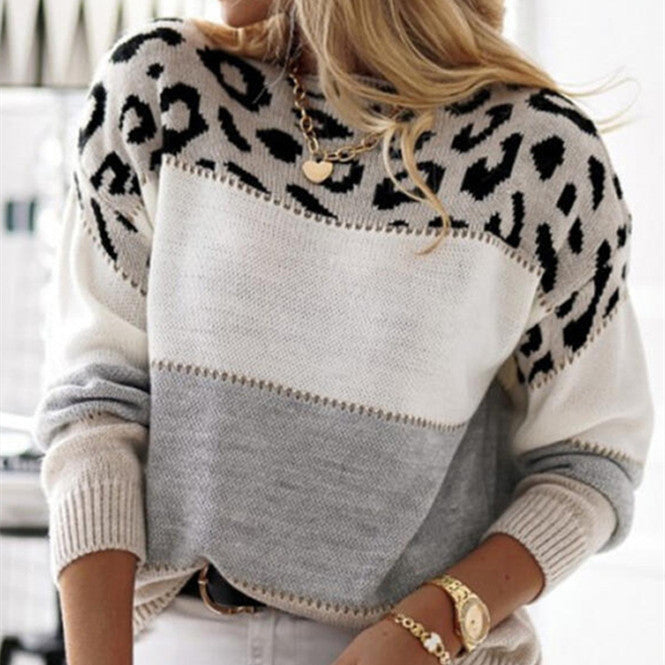 Cozy knitted sweater with leopard print 