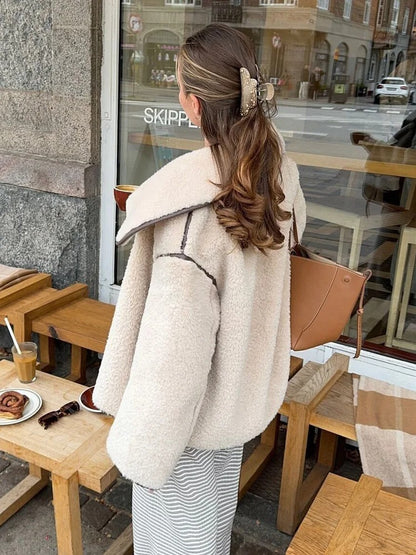 Adolf™ – Cozy teddy jacket with classic collar