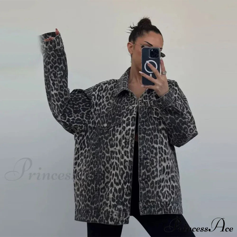Slim fit denim jacket with leopard embroidery 